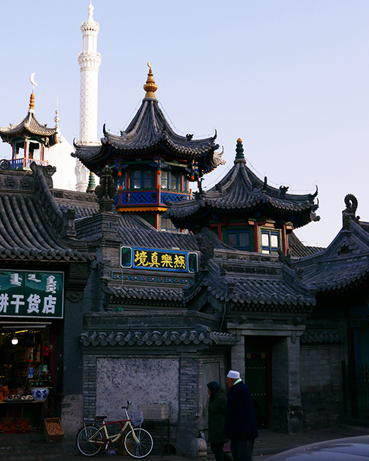 <h4><i> The Great Mosque of Hohhot</i></h4>
					<h4><b> Hohhot, Inner Mongolia <br> Lumix LX100 <br> October 2018 </b></h4>
					<h4> This mosque is the oldest and largest mosque in Inner Mongolia. What caught my eye is the fusion of Islamic and Chinese architecture, something I hadn’t seen before. </h4>
